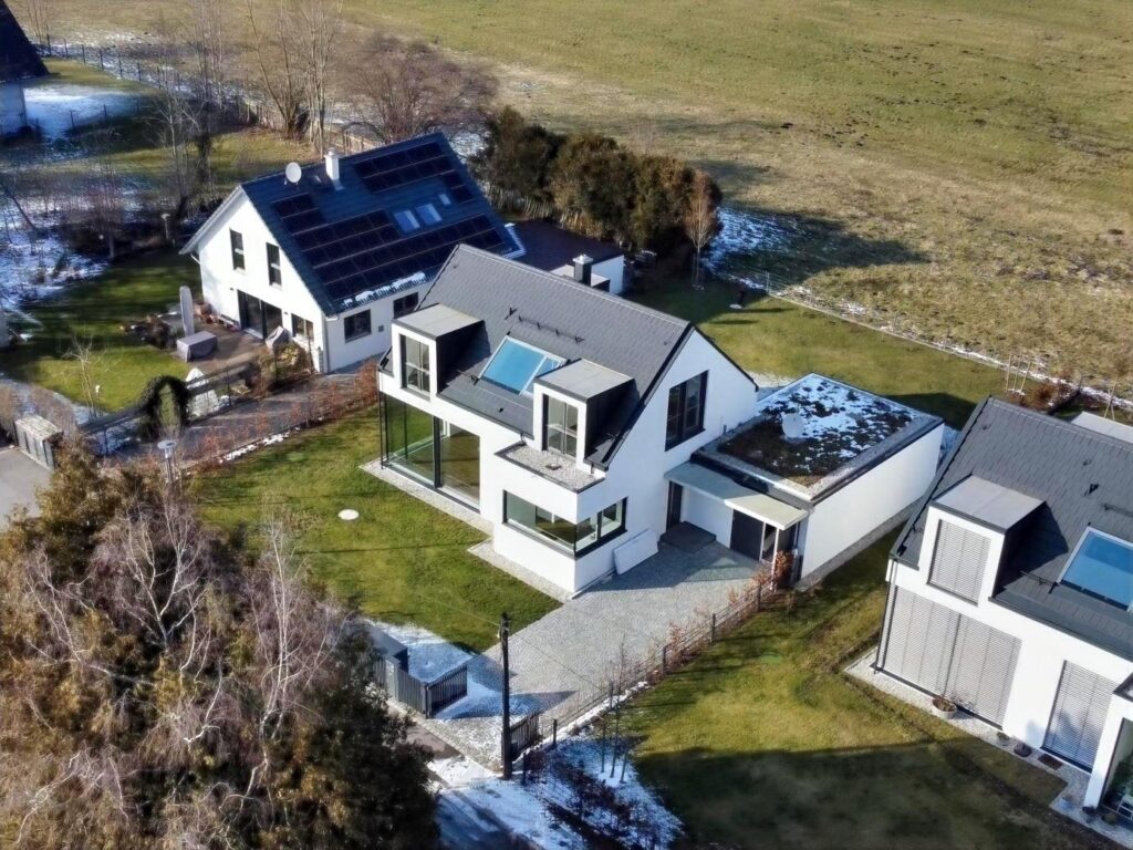 Luftbild einer exklusiven Wohnimmobilie in München, Referenzobjekt von Pienzenauer Immobilien