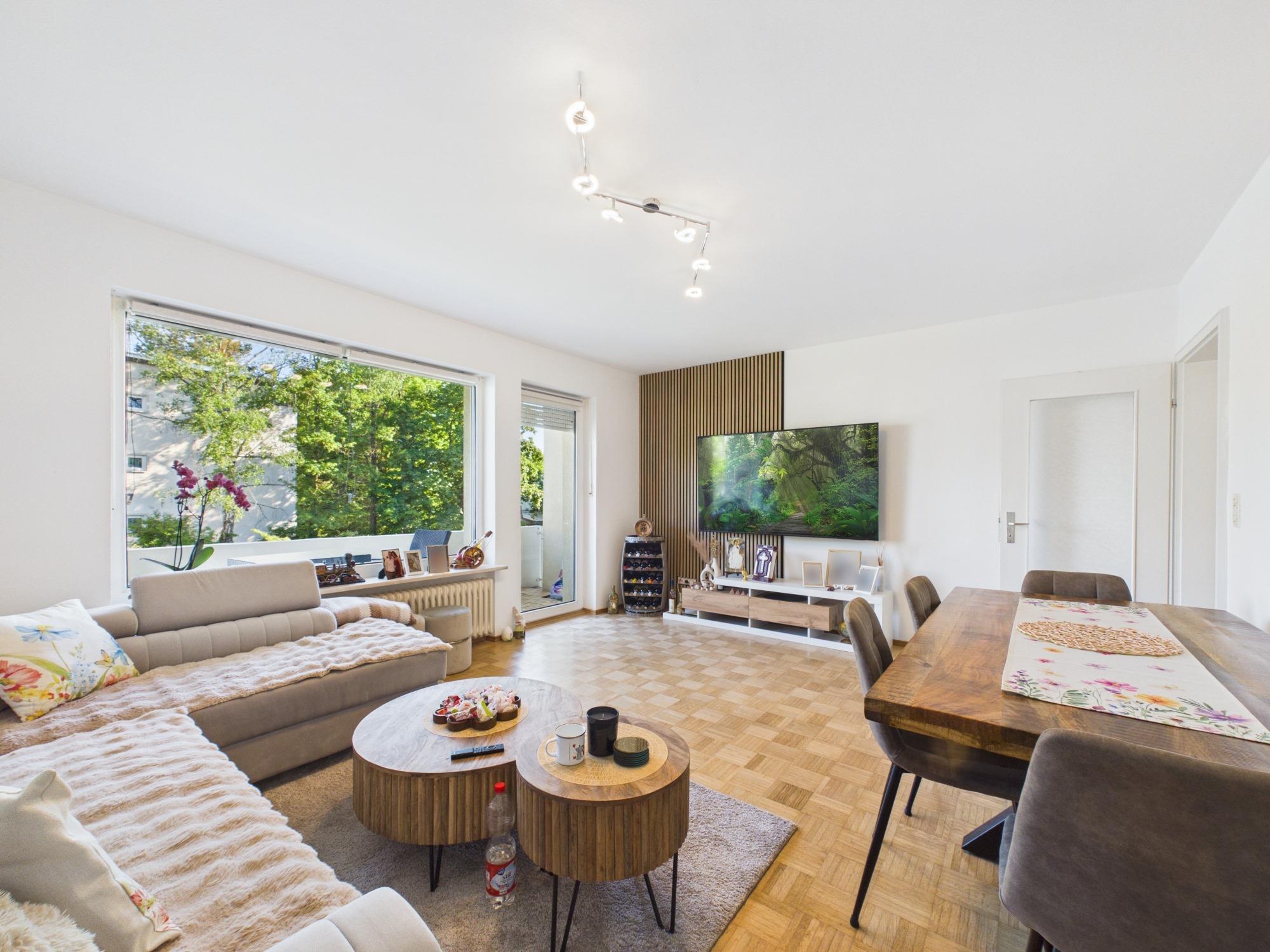 Fernwärme, Stellplatz und solide Miete, 85521 Ottobrunn, Etagenwohnung