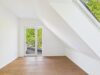 Willkommen in Ihrem Penthouse mit Dachterrasse in ruhiger Waldrandlage - Weiteres Schlafzimmer mit Balkonzugang