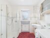 Bezugsfreie und großzügige 3-Zimmer-Wohnung mit Südbalkon - Tageslichtbad mit Schiebetür