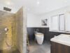 Neuwertiges Zuhause mit Fingerprint Zugang, Glasfaser und Wellnessvorbereitung - Designbad mit WC OG