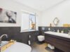 Neuwertiges Zuhause mit Fingerprint Zugang, Glasfaser und Wellnessvorbereitung - Designbad mit WC OG