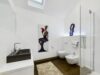 Design und Technologie der Spitzenklasse – Villa in Ismaning mit uneinsehbarem Außenbereich - Exklusives Duschbad