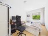 Vermietete 3-Zimmer-Kapitalanlage mit West-Balkon, Aufzug, zzgl. TG - Schlafzimmer