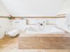 Naturidyll in Perkam: Familienhaus mit Charakter, Schwimmteich und freiem Südblick - Badewanne