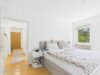 Fernwärme, Stellplatz und solide Miete - Schlafzimmer
