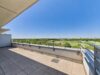 Lichtdurchflutete Dachterrassenwohnung mit unverbaubarem Skyline-Fernblick - Nach Westen ausgerichtete Dachterrasse mit Fernblick über München