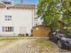 Lichtdurchflutete Galeriewohnung mit beeindruckender Raumhöhe und Maisonette-Charakter - Freistehender Parkplatz direkt vor dem Haus