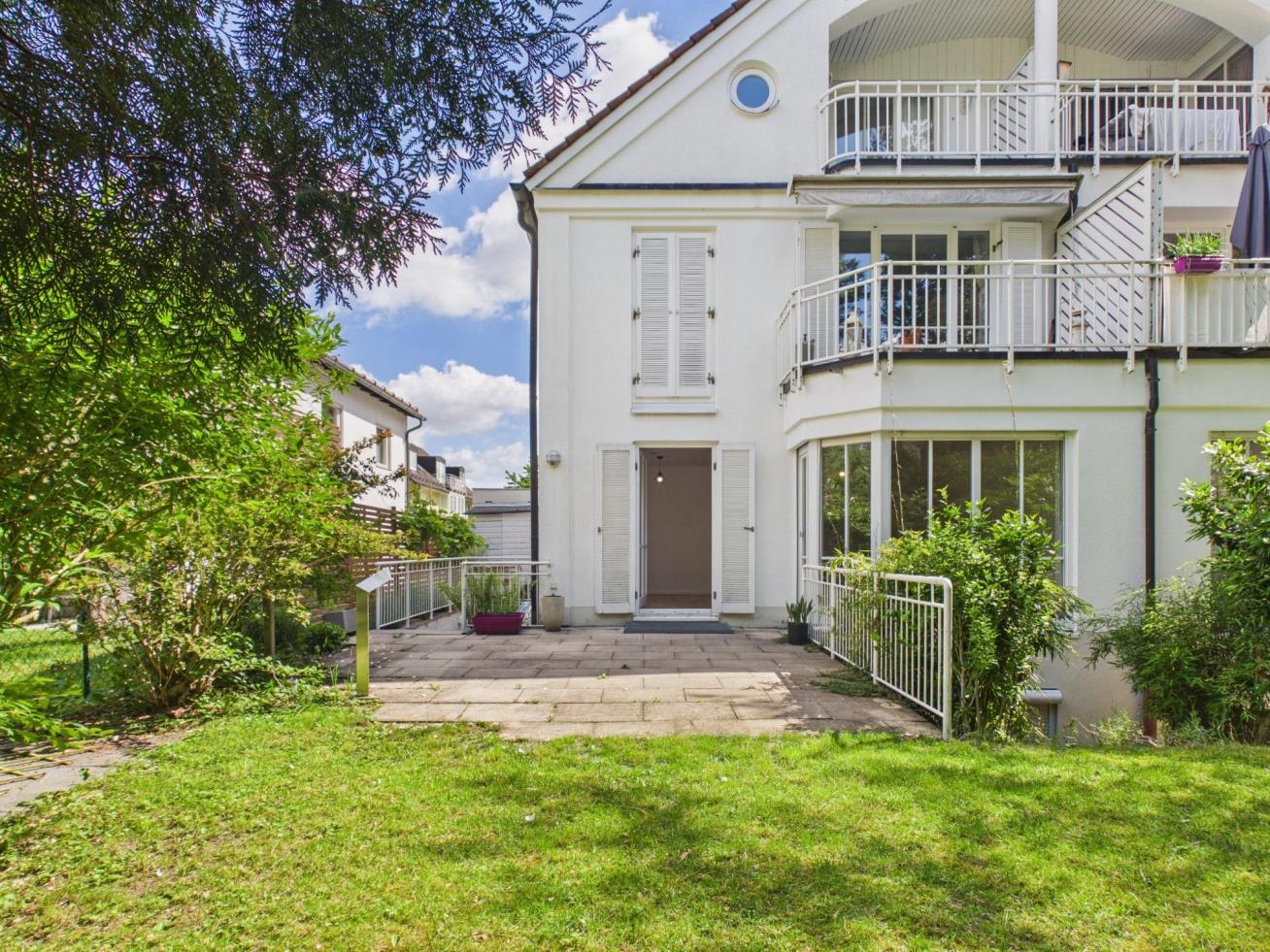 Ein Zuhause mit Garten: Großzügige 4-Zimmer-Wohnung in Waldtrudering, 81827 München, Wohnung