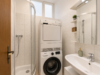 Stilvoller Altbau in Schwabing – 3 Zimmer mit besonderem Charakter - Duschbad