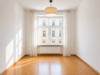 3-Zimmer-Altbauwohnung im Herzen von München-Schwabing - KI Visualisierung: Lichtdurchflutetes Zimmer