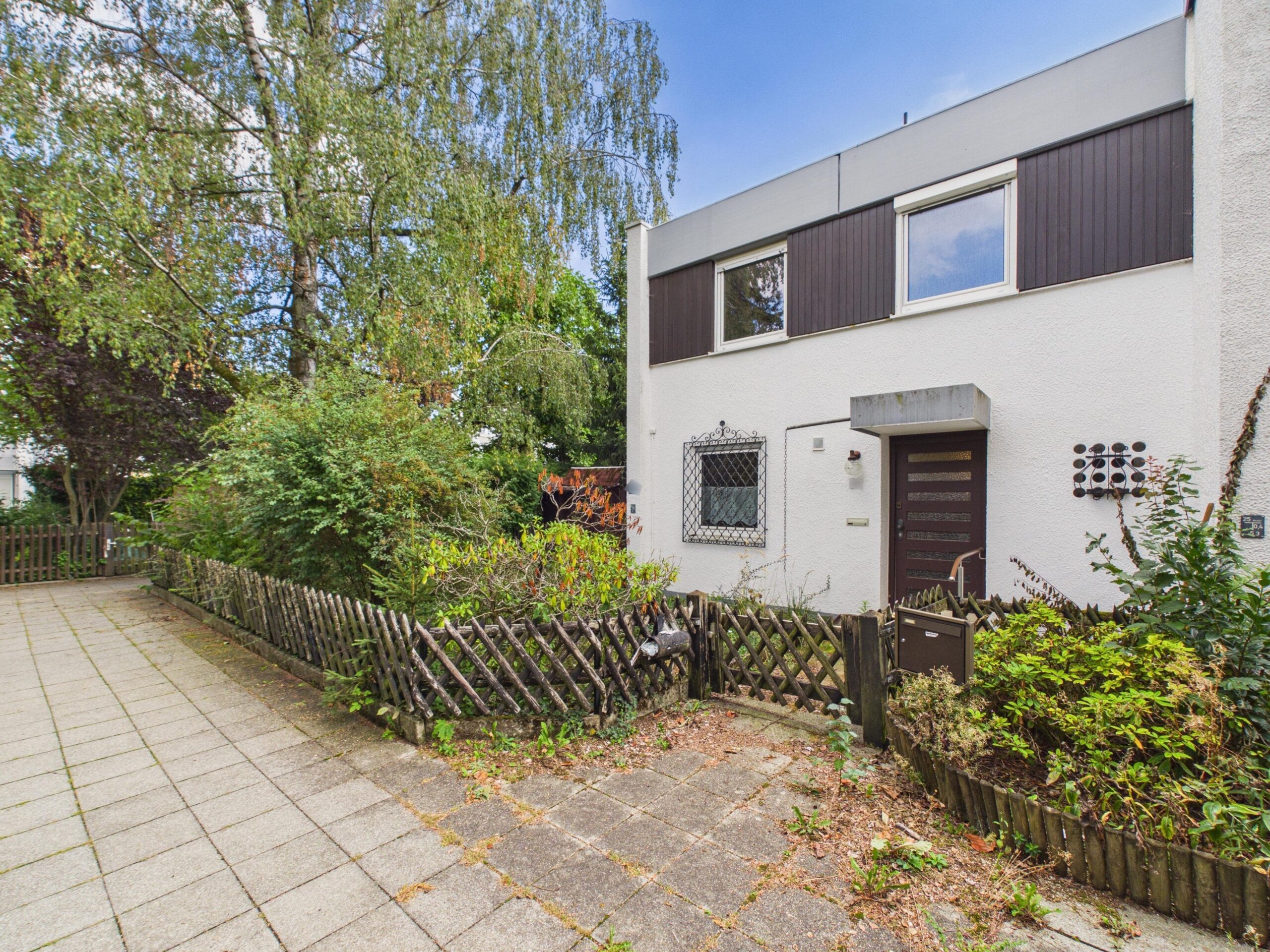 Sonniges Reihenendhaus mit großem Garten und viel Wohnkomfort in Taufkirchen, 82024 Taufkirchen, Reihenendhaus