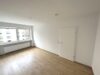 Unkomplizierte Kapitalanlage, vermietet, komplett modernisiert, Zentrale Lage, Lift - Wohnzimmer