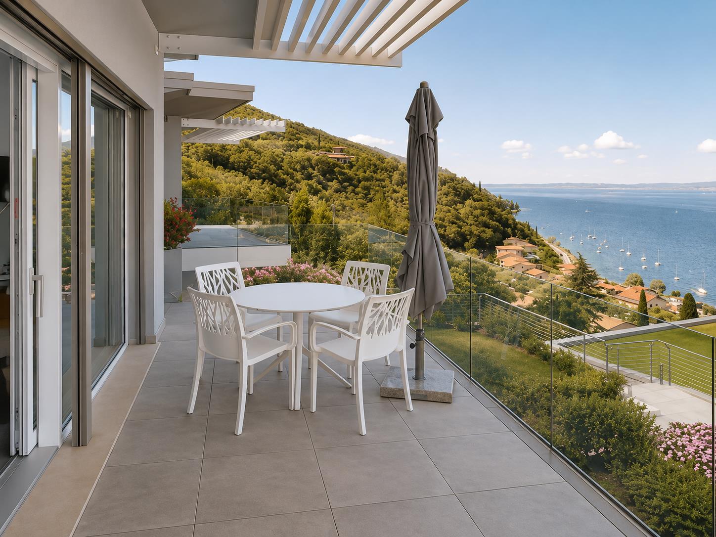 Gardasee-Panorama der Extraklasse – Exklusive Bungalow-Wohnung in Torri del Benaco, 37010 Torri del Benaco (Italien), Ferienwohnung