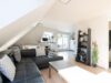 Moderne und helle Dachgeschosswohnung mit Südloggia in Waldtrudering - Lichtdurchfluteter Wohnbereich