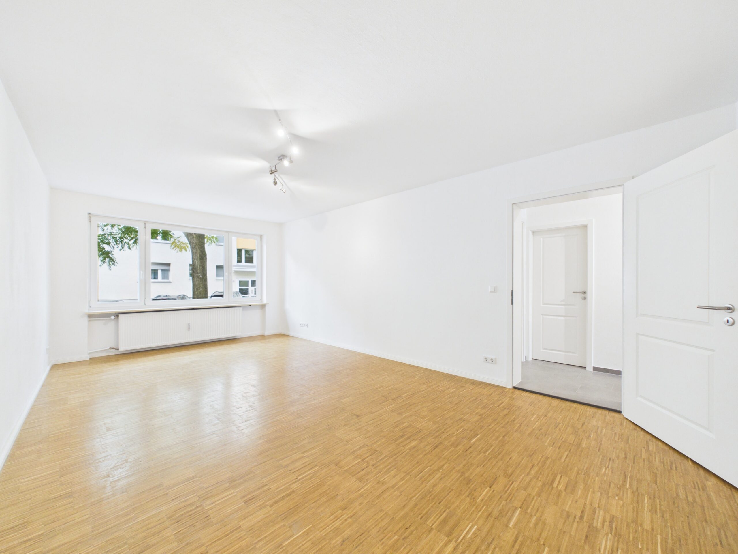 Stilvoll saniert. Großzügig geschnitten. Eine 4-Zimmer Wohnung zum Wohlfühlen., 80637 München, Erdgeschosswohnung