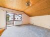 Freistehendes Einfamilienhaus mit großem Garten – Zeit für neuen Glanz - Schlafzimmer (mit Balkon)