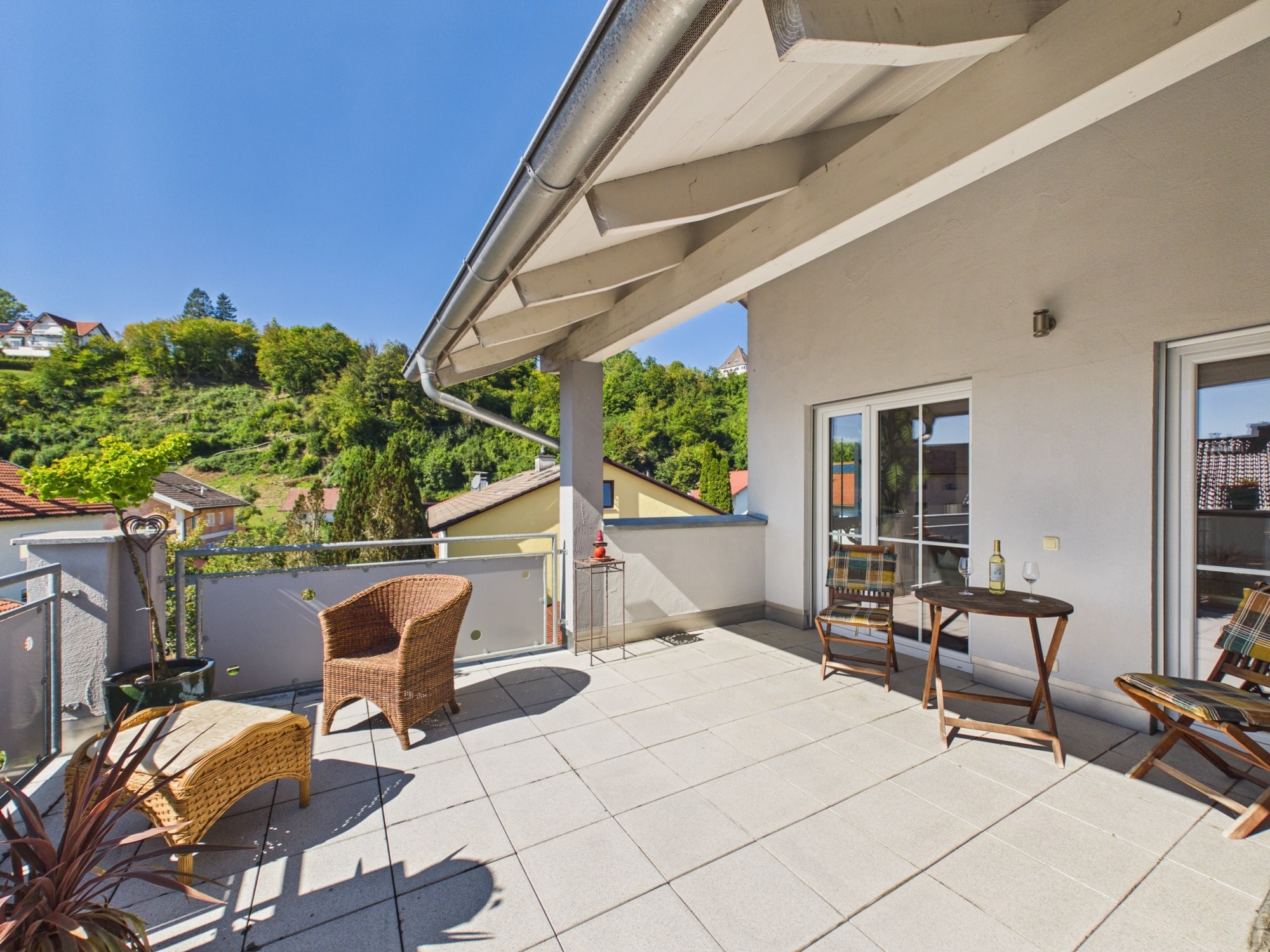 Außergewöhnliche Dachgeschoss-/Penthouse-Wohnung mit großer Dachterrasse und Alpenblick, 83352 Altenmarkt, Penthousewohnung
