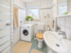 Gut geschnittene 2-Zimmer-Wohnung mit Balkon in München-Milbertshofen - Badezimmer