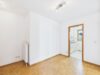 Helle 2-Zimmer-Wohnung mit Balkonen und Einbauküche in Trudering - Helle Diele mit direktem Zugang zur separaten Küche