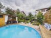 Ein Zuhause, das begeistert – Modernisierte Dachgeschosswohnung mit Garten & privatem Pool - Poolbereich