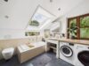 Ein Zuhause, das begeistert – Modernisierte Dachgeschosswohnung mit Garten & privatem Pool - Badezimmer