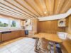 Wohnen mit besonderem Charakter – Charmantes 5-Zimmer-Split-Level-Haus mit idyllischem Garten - Essbereich