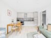 Designmöbliert & bezugsfertig: Neue 2-Zimmer-Wohnung mit Vollausstattung - Wohnbereich mit Küche