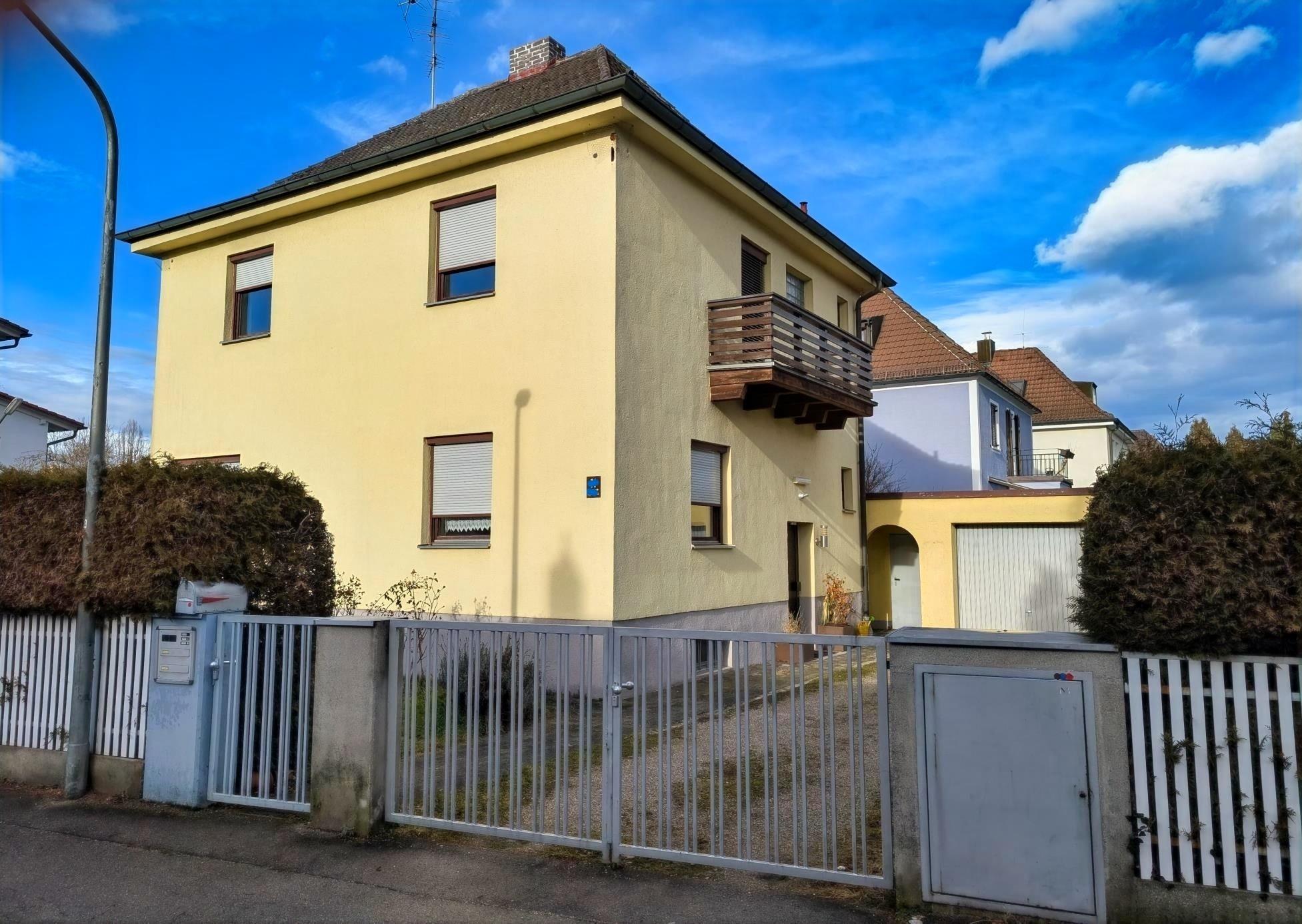 Attraktives Eckgrundstück in Toplage von München! Vielseitige Nutzung: Neu bauen oder sanieren, 81735 München, Einfamilienhaus