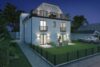 URBAN LIVING RIEM: Neubau - Hochwertige 2-Zi.-Whg. mit Südbalkon im Herzen von Alt-Riem - Außenansicht von Nordwesten Nacht