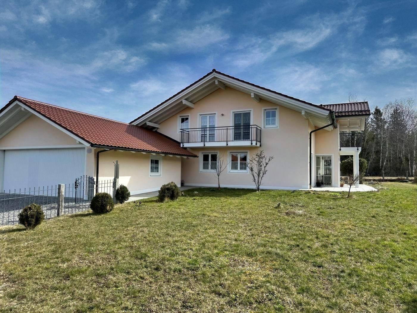 Traumhaft großzügiges Einfamilienhaus am Waldrand, 82386 Oberhausen, Einfamilienhaus
