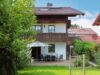 Charmante und familiengerechte Haushälfte im bayerischen Landhausstil - Hausansicht