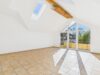 Moderne Dachgeschosswohnung mit Balkon und Blick ins Grüne - Wohnzimmer