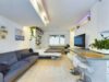 Charmantes City-Apartment – Möbliert, mit Terrasse & perfekter Anbindung - Wohnbereich