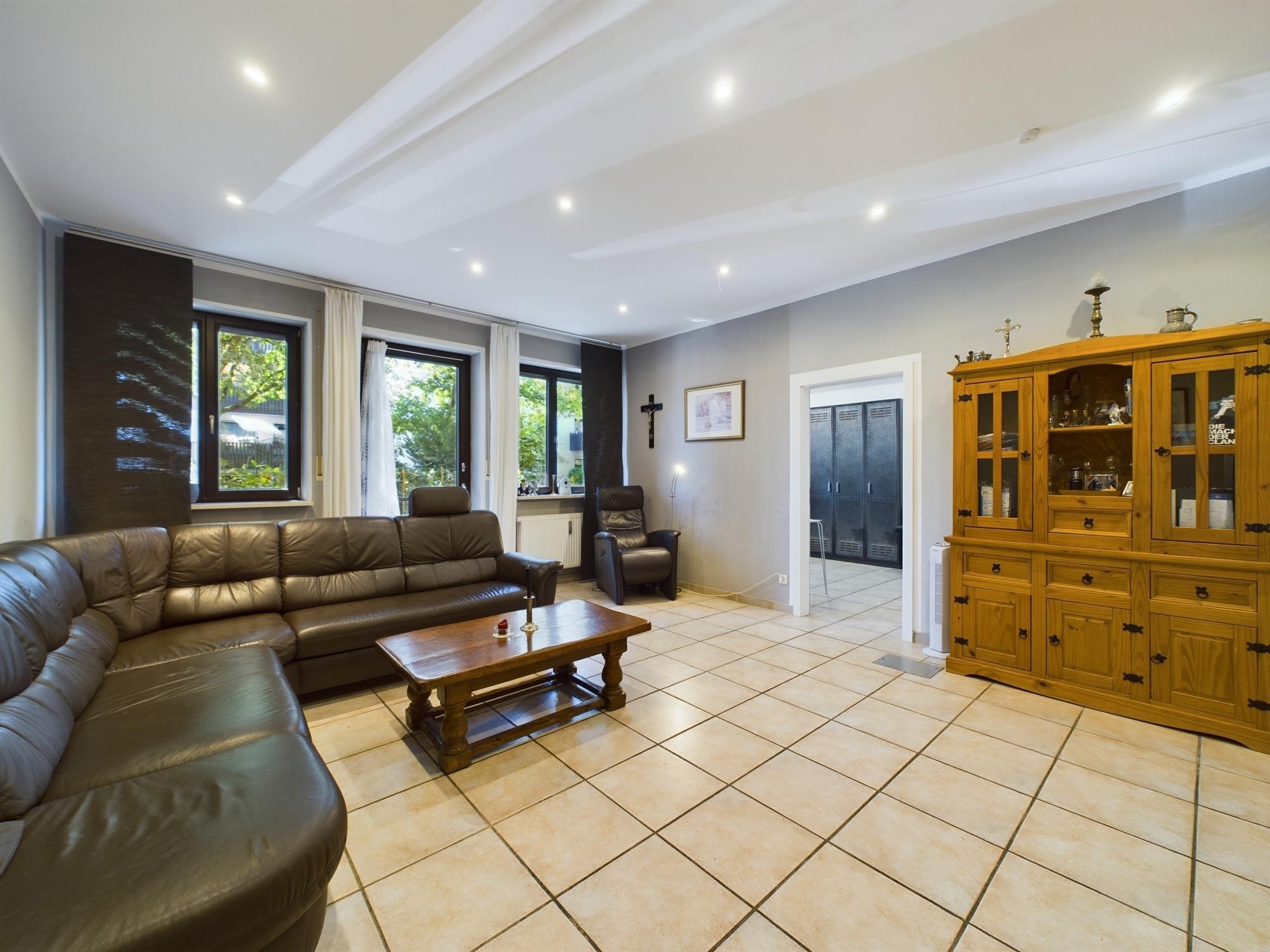 Raum für Ideen. Platz zum Leben. Willkommen in Ihrer Maisonette-Gartenwohnung mit Charakter!, 85560 Ebersberg, Wohnung