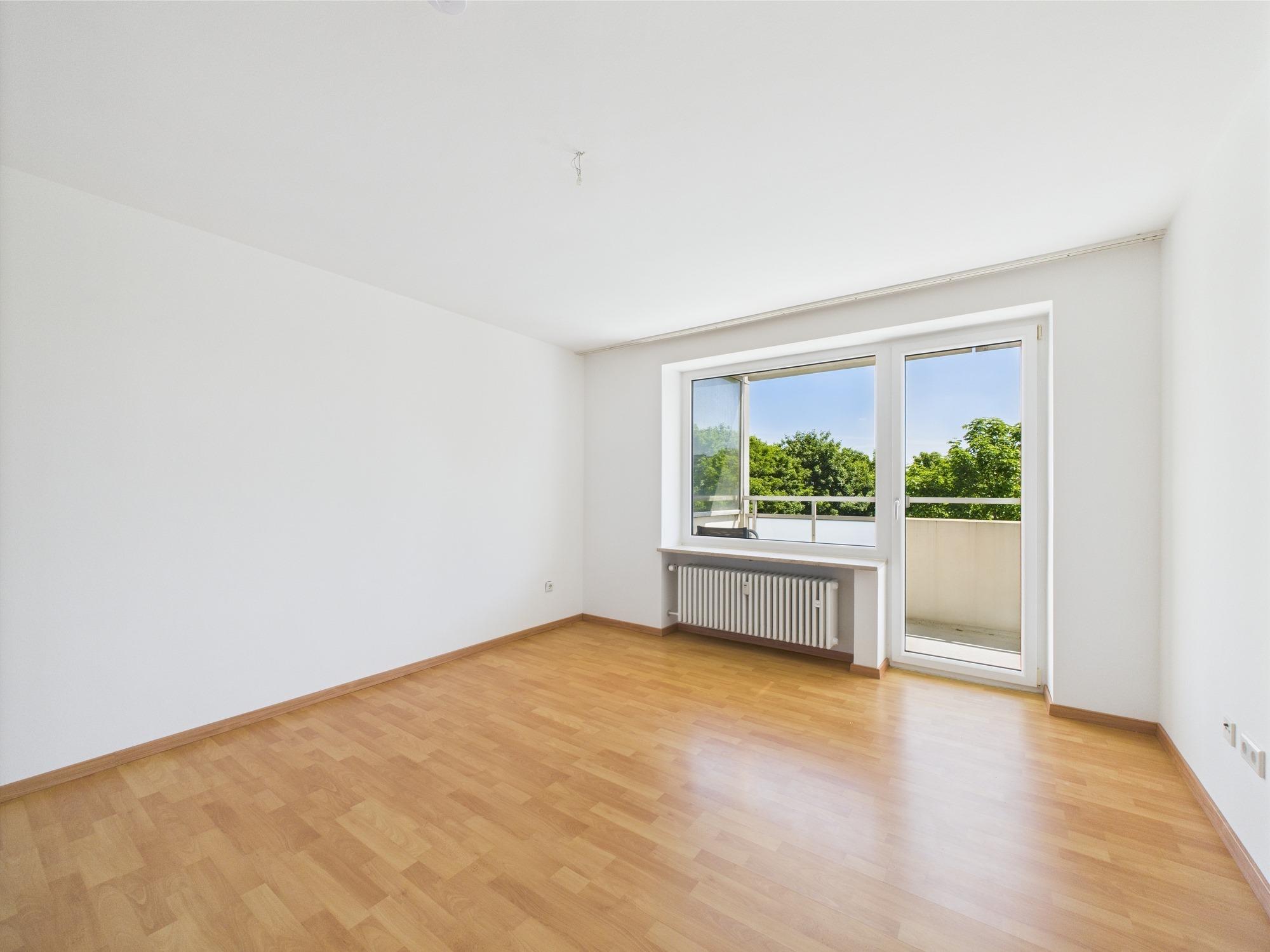 Renovierte 1-Zimmer-Wohnung mit Blick ins Grüne, 81927 München, Etagenwohnung