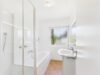 Helle & ideal geschnittene 3-Zimmer-Wohnung mit Südloggia - Tageslichtbad mit Wanne, Dusche und WM-Anschluss