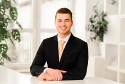 Nikos Findeisen, Pienzenauer Immobilien