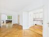 Altbaucharme trifft Gartenidylle: 5-Zimmer-Wohnung am Schlosskanal - Wohn- und Essbereich