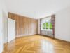 Altbaucharme trifft Gartenidylle: 5-Zimmer-Wohnung am Schlosskanal - Schlafzimmer mit Einbauschrank