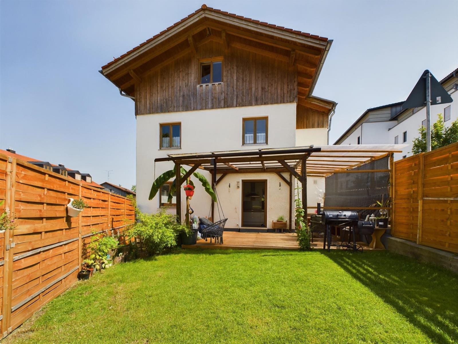 (VB) Rarität in Grafing – Großzügiges Zuhause mit Garten und Bachzugang, 85567 Grafing, Einfamilienhaus