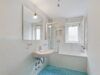 3-Zimmer-Wohnung am Waldrand – Ruhig, modern und sonnig - Tageslichtbad mit Wanne