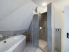 Exklusive DG-Maisonettewohnung mit historischem Flair, luxussaniert, mit Kamin - 1 OG Bad