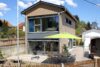 Modernes Holzhaus für umweltbewusstes Wohnen – Verkauf erfolgt ohne Grundstück - Haus und Terrasse
