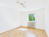 Charmante 2-Zimmer-Wohnung mit Westbalkon in Aubing - Großzügiges Schlafzimmer