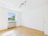 Charmante 2-Zimmer-Wohnung mit Westbalkon in Aubing - Schlafzimmer mit Ostausrichtung
