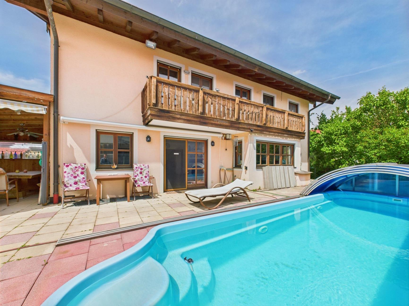 Familienparadies mit Pool und Garten in ruhiger Lage, 85649 Brunnthal, Einfamilienhaus