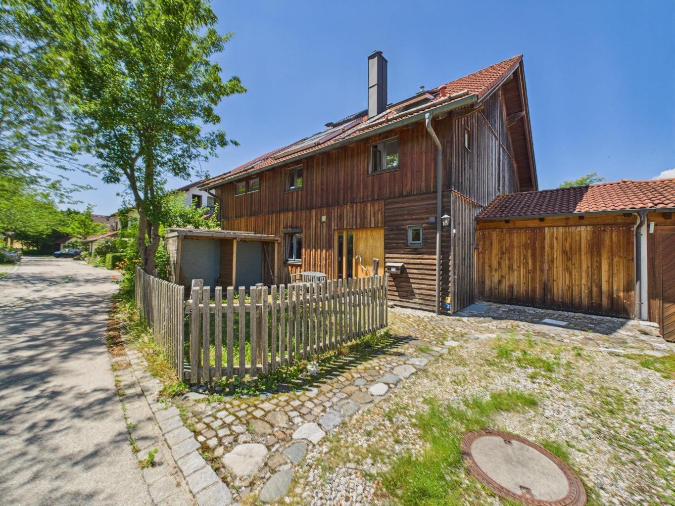 Nachhaltig wohnen mit Stil und Seele – Helle Doppelhaushälfte in Ebersberg, 85560 Ebersberg, Doppelhaushälfte