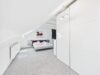 Stilvoll wohnen auf zwei Etagen – Maisonette mit Garten, Kamin, Designküche und mehr in Heimstetten - Blick Schlafen