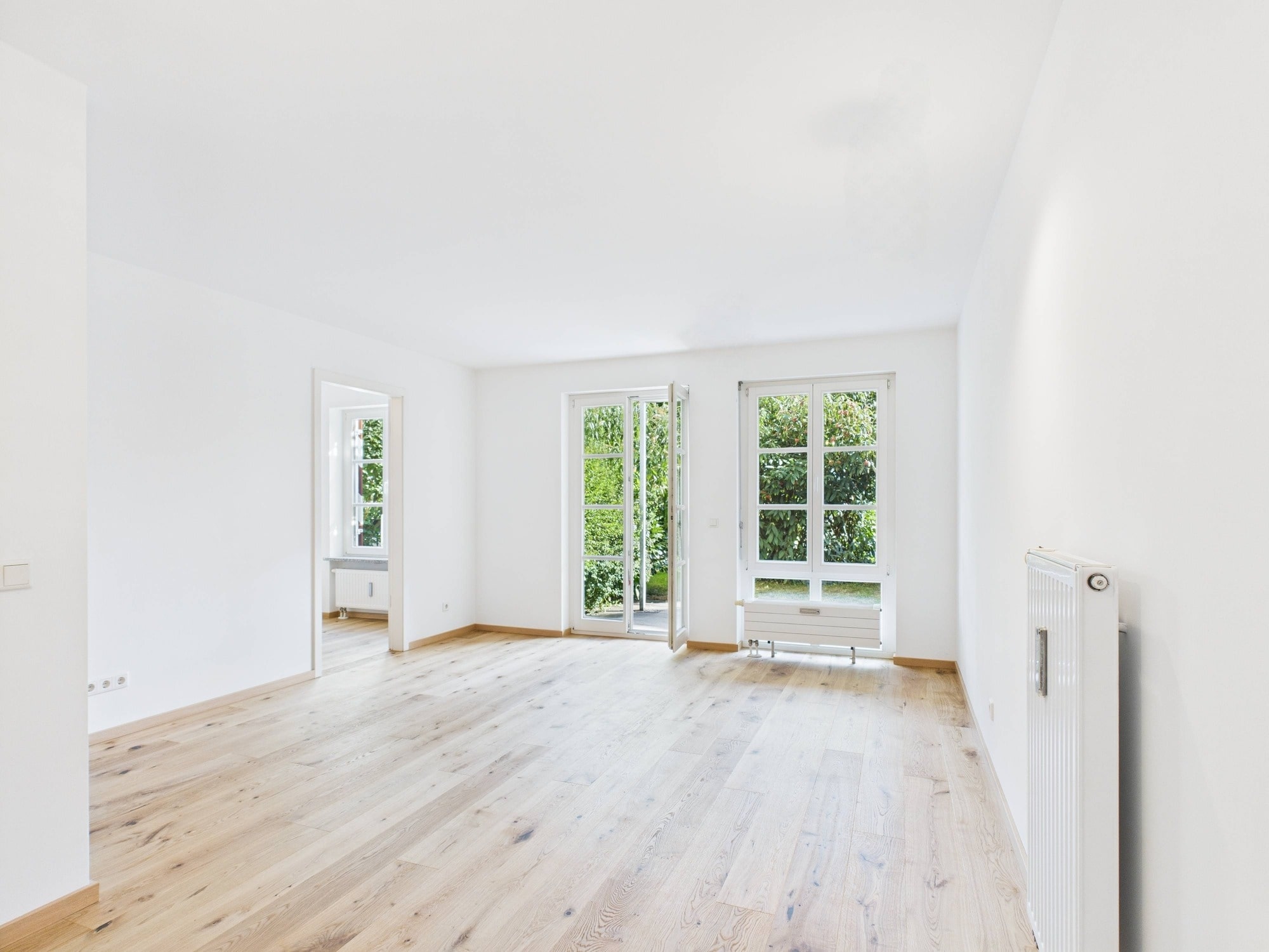 Erstbezug nach Sanierung – helle und sonnige zwei Zimmer Terrassenwohnung im Schloss Egmating, 85658 Egmating, Erdgeschosswohnung
